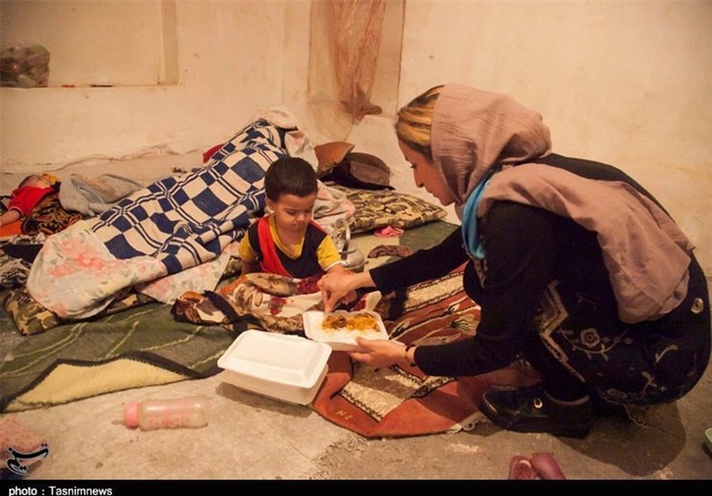 رهایی دو کودک کرمانشاهی از خانه معتادان +عکس
