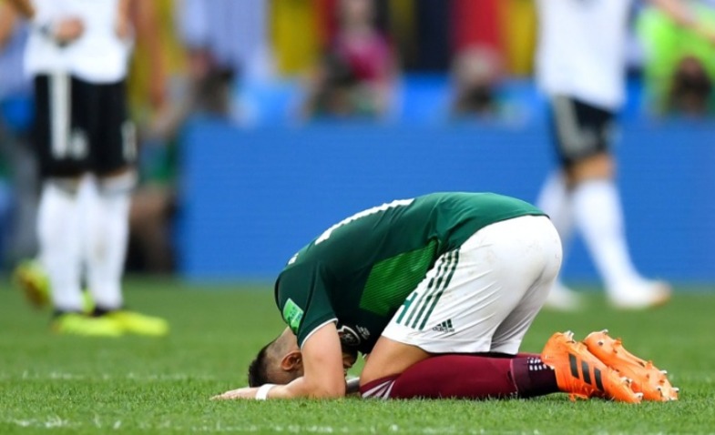 اشک‌های بازیکنان مکزیک پس از برد مقابل آلمان +عکس