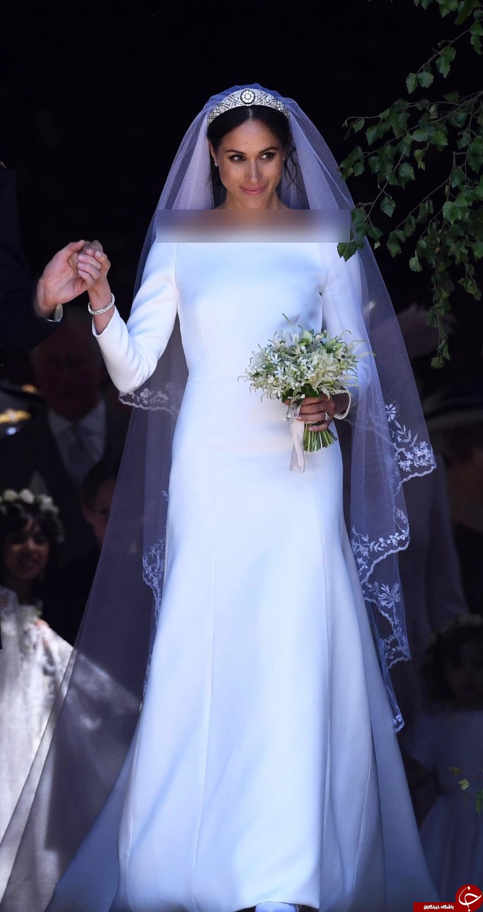 طرح لباس عروس ملکه انگلیس دزدی از آب در آمد +عکس