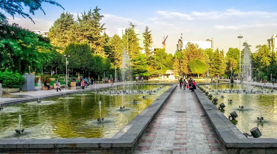 پاتوق های شبانه تهرانگردی از «بام تهران» تا «استریت فود سی تیر»