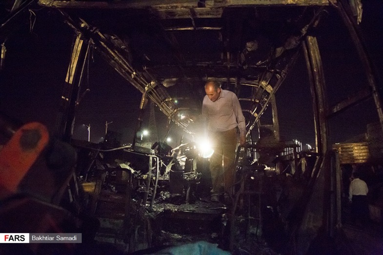 جزئیات حادثه برخورد تانکر سوخت با اتوبوس در سنندج +تصاویر