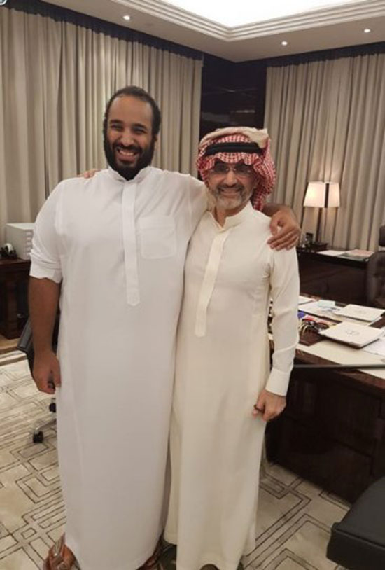 میلیاردر سعودی در کنار بن سلمان پس از آزادی+عکس