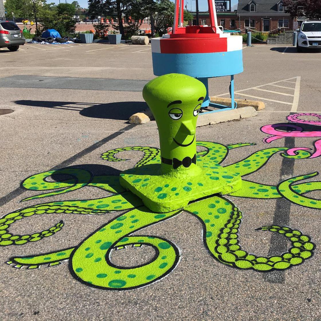 ایده‌های خلاقانه‌ی هنر خیابانی در ترکیب با اشیاء کنار خیابان