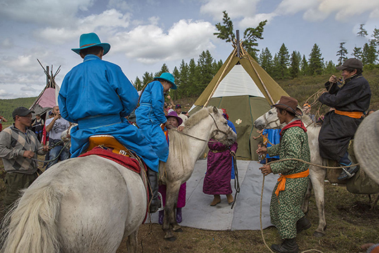 تصاویری از مراسم عروسی قبیله مغولی