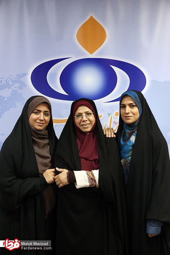 مجری مشهور تلویزیون به همراه دو دخترش+عکس