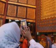 نمایش بزرگترین قرآن حکاکی شده بر روی چوب در اندونزی