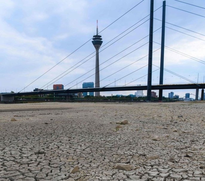 موج گرما در اروپا رود راین را خشکاند +تصاویر