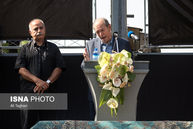 تصاویری از چهره‌ها در مراسم تشییع عزت الله انتظامی
