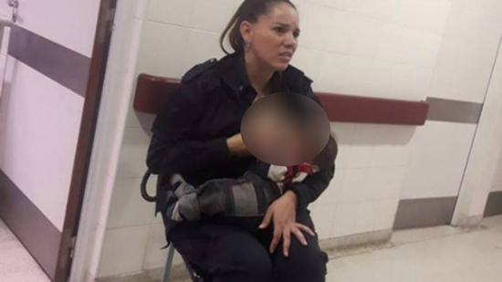 حرکت شجاعانه و انسان دوستانه یک پلیس زن+عکس