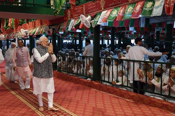 حضور نخست‌وزیر هند در مراسم عزاداری سالار شهیدان +عکس