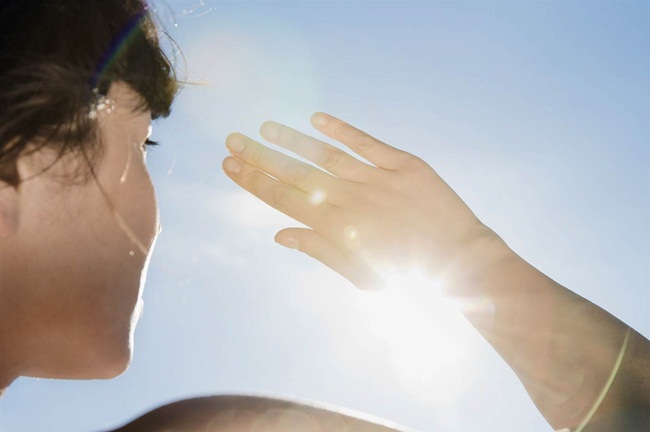 با ۹ تأثیر خوب و بد خورشید بر سلامت بدن آشنا شوید