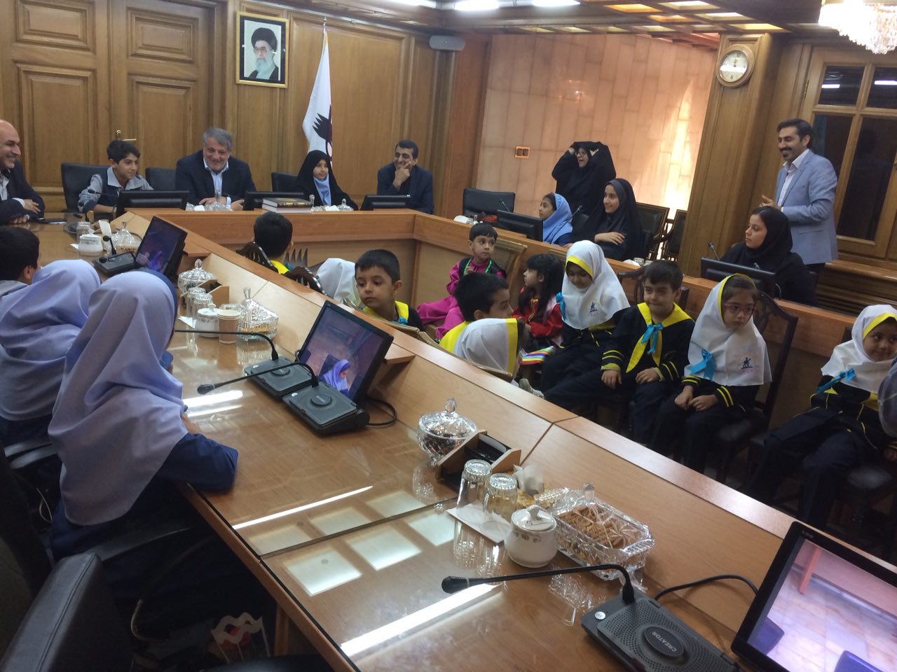 حضور کودکان در شورای شهر تهران + عکس