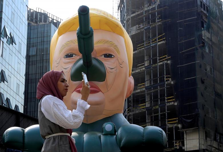 قیافه ساختگی ترامپ در لبنان+عکس