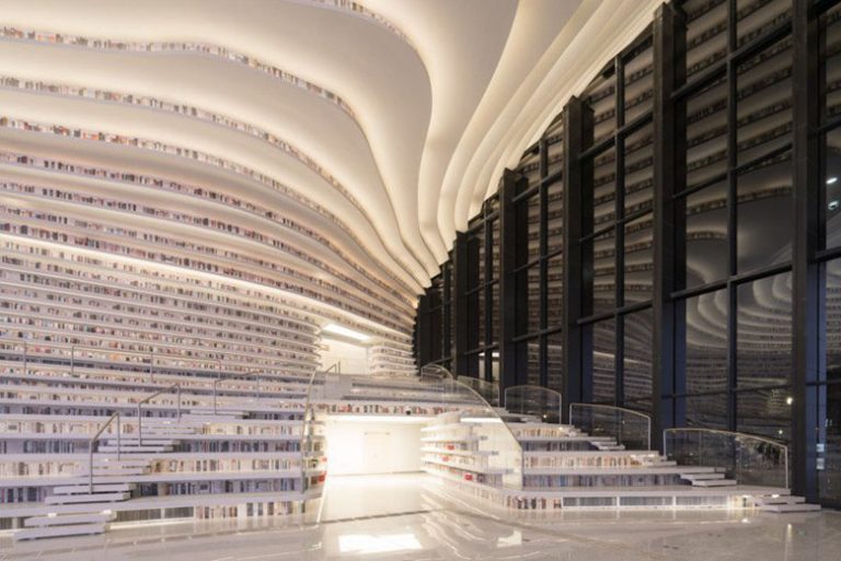 معماری کتابخانه‌‌ای عجیب با گنجایش بیش از ۱.۲ میلیون کتاب