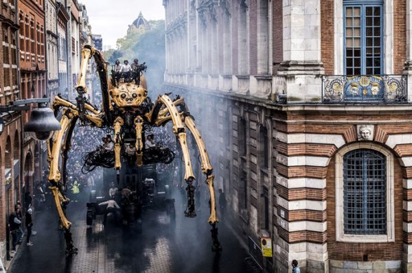 نمایش ربات‌های غول پیکر در تولوز فرانسه