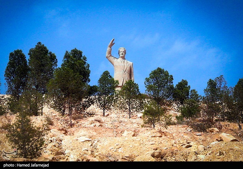 مجسمه پدر بشار اسد در دمشق+عکس