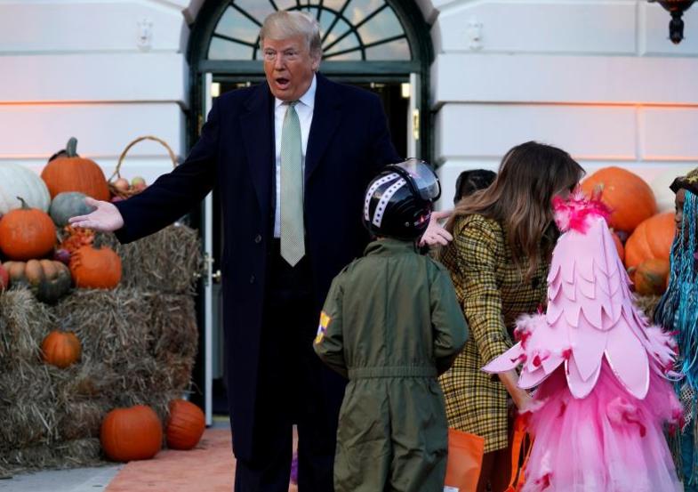 وقتی ترامپ با مار بچه‌ها را می‌ترساند+تصاویر