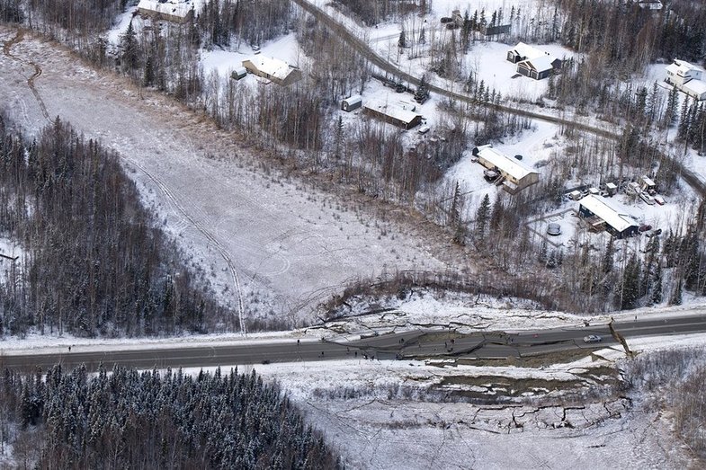 تصاویر هوایی هولناک از زلزله‌ ۷ ریشتری آلاسکا