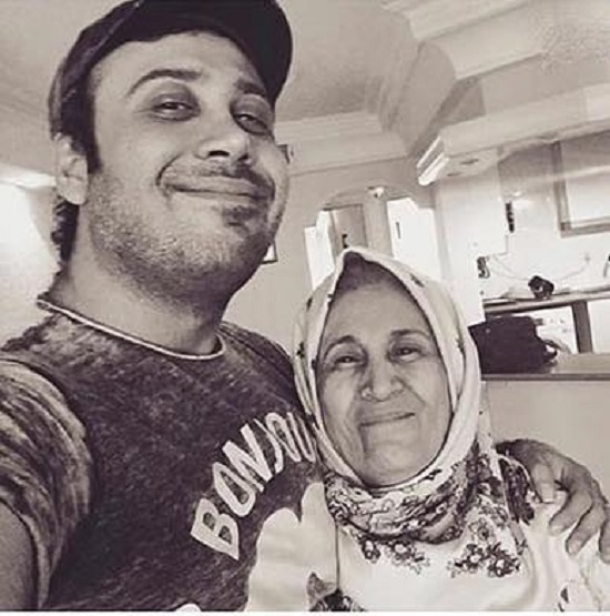 دلتنگی محسن چاوشی برای مادرش+عکس