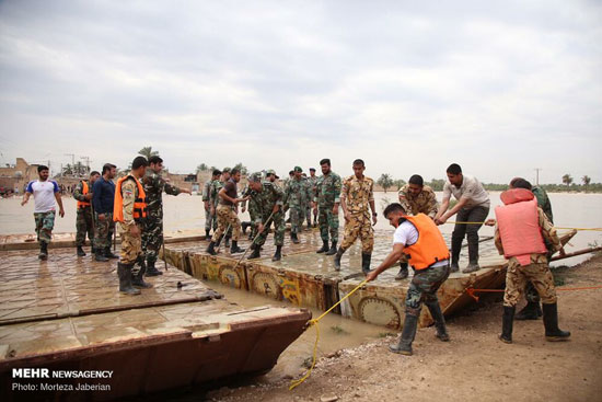 احداث پل شناور ارتش در کارون سیل زده +عکس