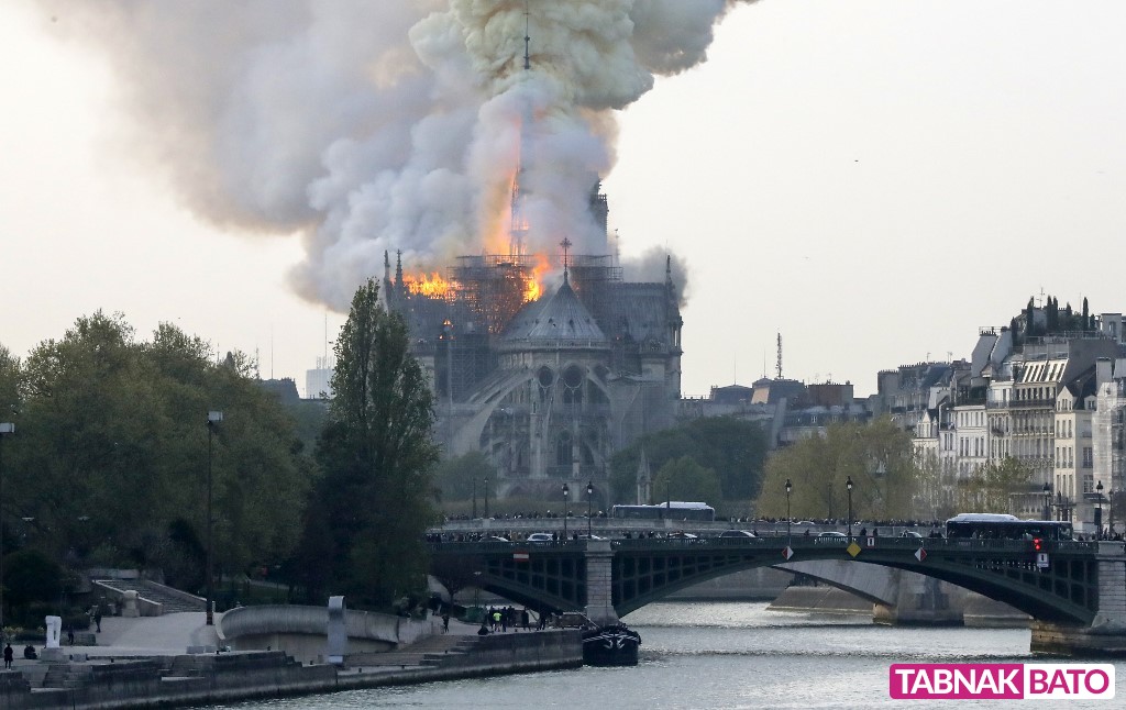 حیرت و اندوه فرانسویان پس از سوختن نوتردام