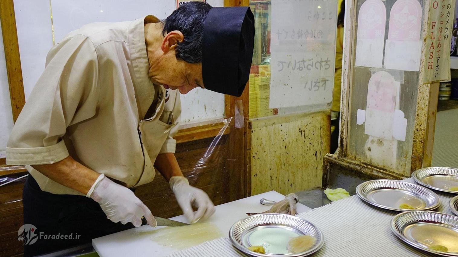 وقتی ژاپنی‌ها ماهی، اختاپوس و قورباغه را زنده زنده می‌خورند