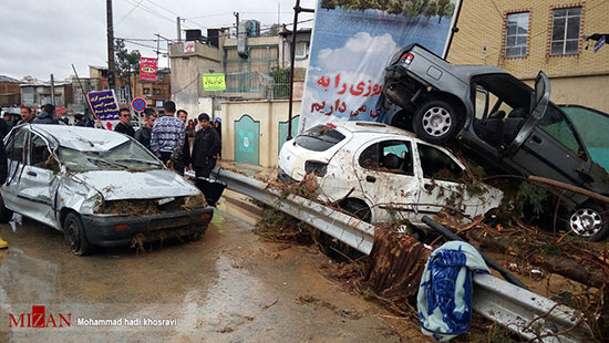 نزن باران که ایران غرق خون است