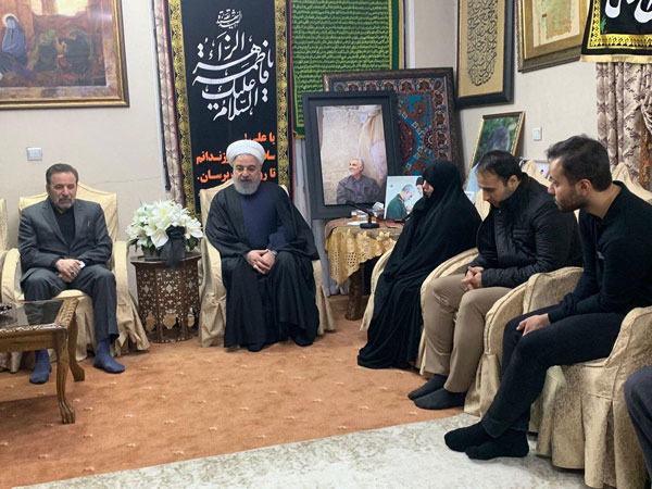 حضور روحانی در منزل شهید سپهبد سلیمانی +عکس