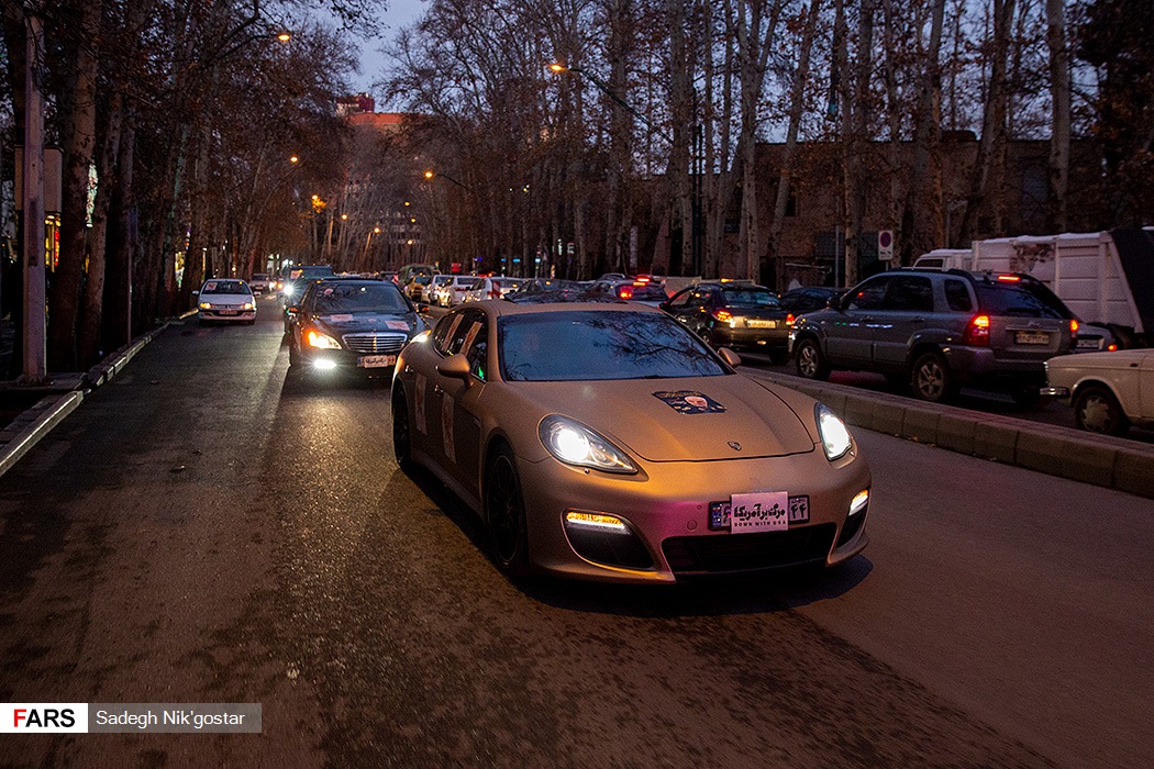 رژه ماشین های لاکچری در خیابان های تهران برای «حاج قاسم» + عکس