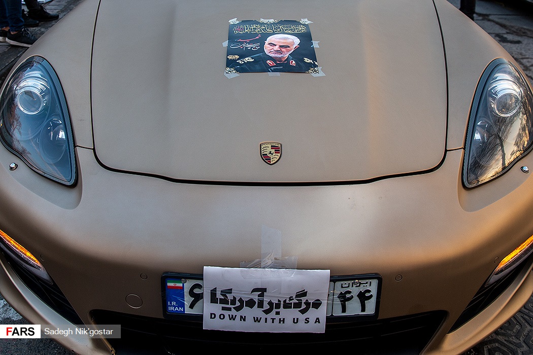 رژه ماشین های لاکچری در خیابان های تهران برای «حاج قاسم» + عکس