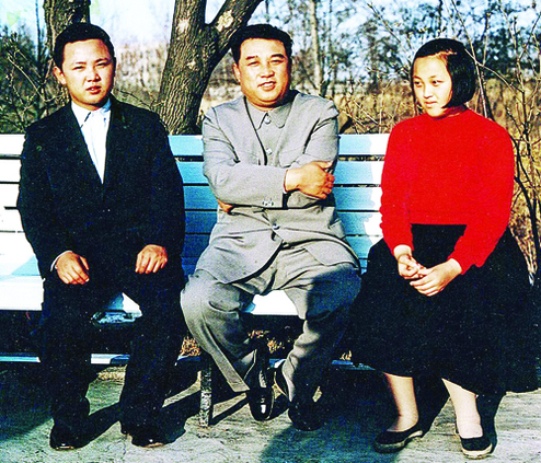 عکس کمتر دیده شده از خانواده رهبر کره شمالی