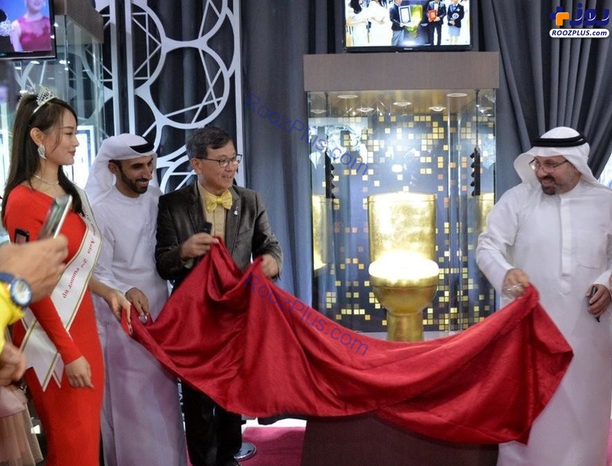 مراسم رونمایی توالتی از جنس طلا و الماس در دبی+عکس