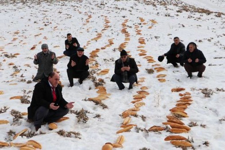 نذر نان برای دفع بلا از ترکیه +تصاویر