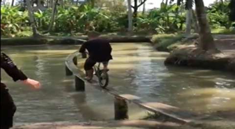 هیجان انگیزترین دوچرخه سواری روی رودخانه