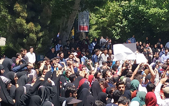 تجمع دانشجویان در دانشگاه تهران+عکس