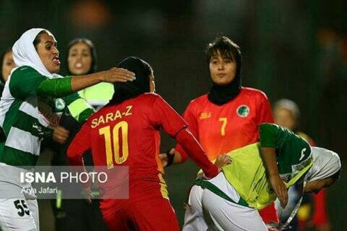 بزن بزن دختران فوتبالیست در لیگ برتر فوتبال بانوان
