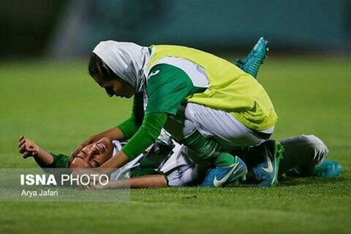 بزن بزن دختران فوتبالیست در لیگ برتر فوتبال بانوان