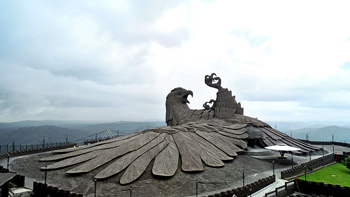 بزرگ‌ترین مجسمه دنیا به شکل پرنده در هند