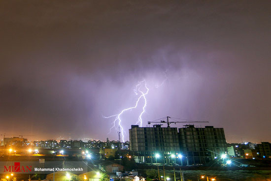 رعد و برق در آسمان تهران +عکس
