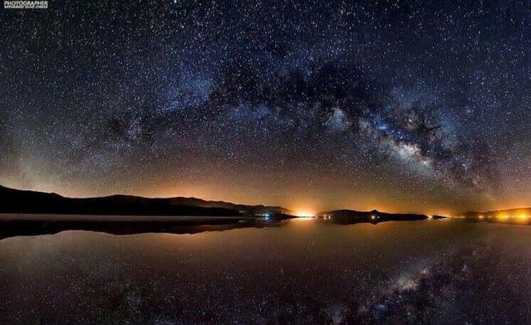 کهکشان راه شیری بر فراز دریاچه مهارلو شیراز +عکس