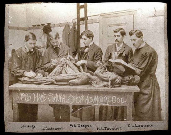 تصاویری از دانشجویان پزشکی در گذشته