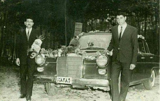 تصویری از تزئینات ماشین عروس در دهه ۴۰