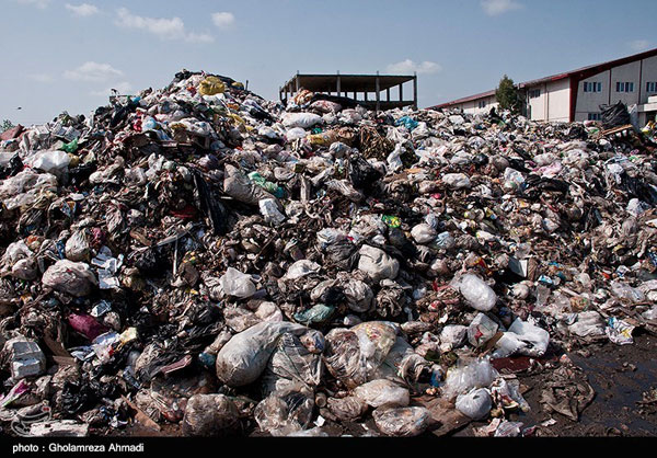 دردناک؛ کوه زباله در ساحل زیبای محمودآباد+عکس
