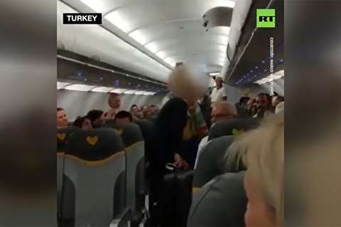 اخراج دو زن از هواپیما به دلیل توهین به سه مرد مسلمان