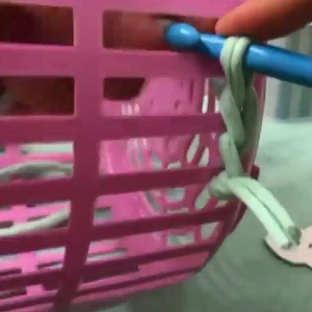 تزیین سبد پلاستیکی با پارچه های ریون