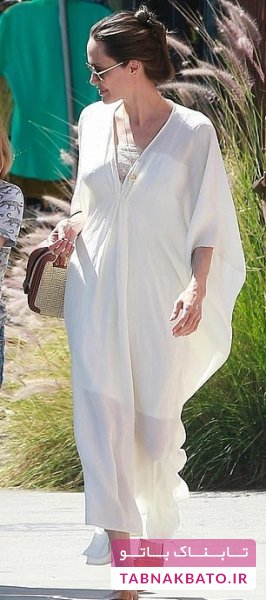 لباس‌های پیاده روی آنجلینا جولی در یک روز آفتابی