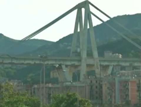 انهدام دیدنی یک پل در ایتالیا