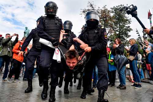 از تظاهرات مسکو تا تیراندازی مرگبار در شهر 