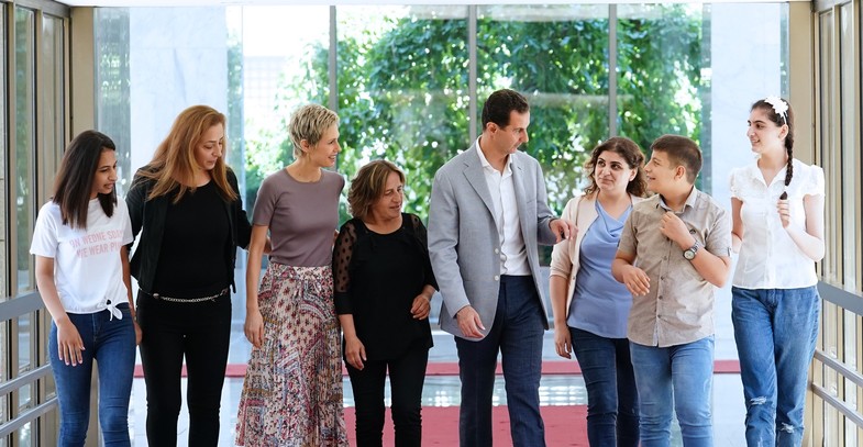 بشار اسد و همسرش در میان مردم پس از رهایی از سرطان +تصاویر