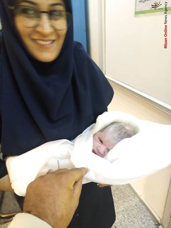 تولد یک نوزاد در متروی دروازه دولت+عکس